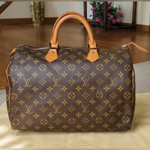 Louis Vuitton Monogram Speedy 35 Handbag - Picture 1 of 16